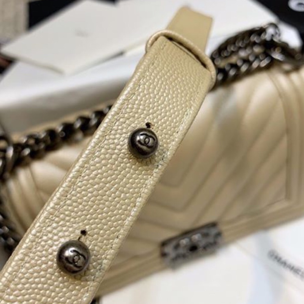 Chanel Purse - Picture 5 of 7